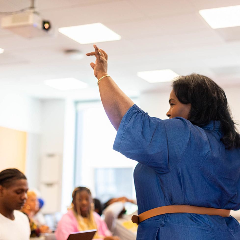 Lecturer Wendy Eley Jackson teaches a class full of students